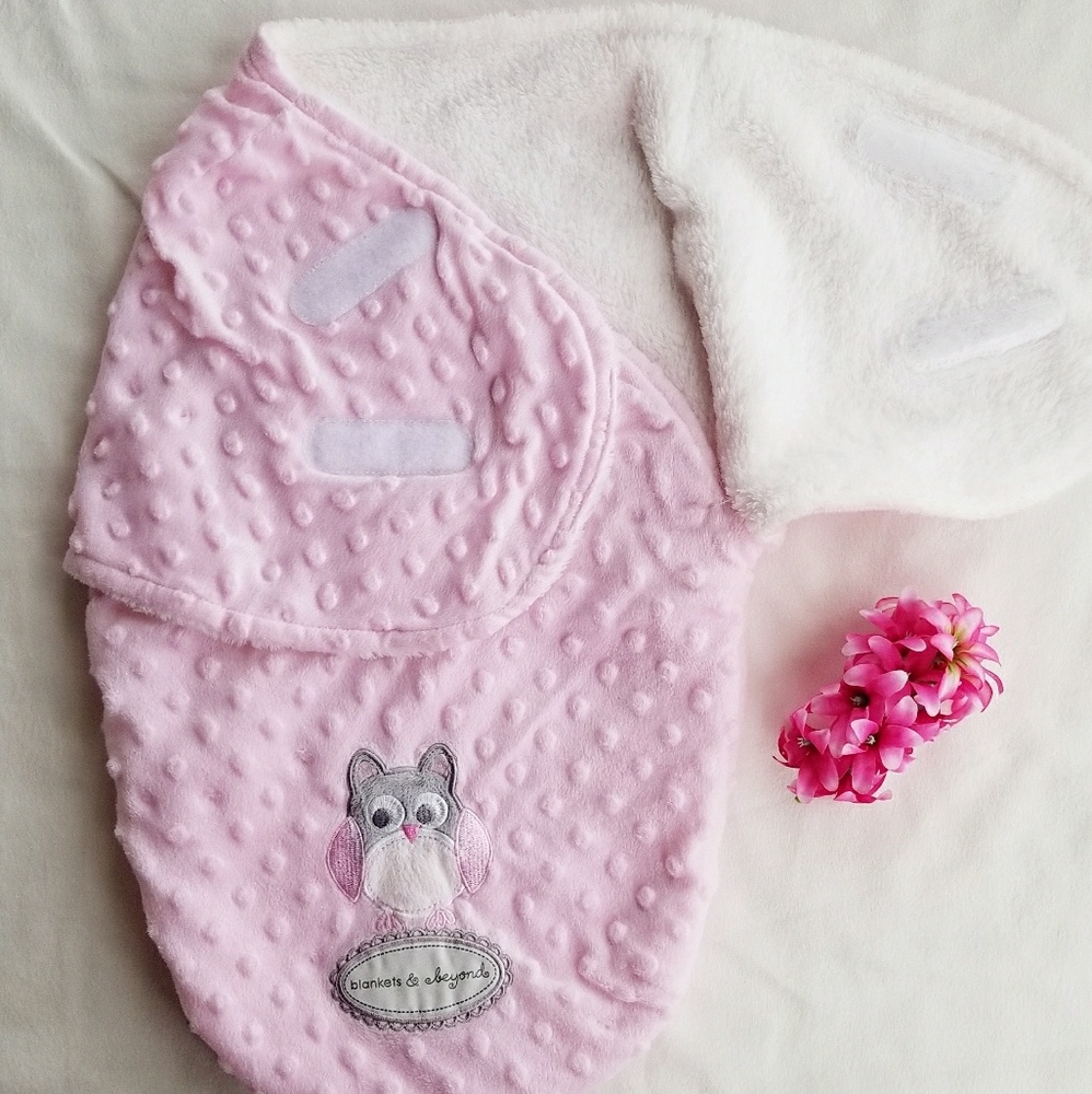 Blankets & Beyond Swaddle Bag - Picture 2 of 3